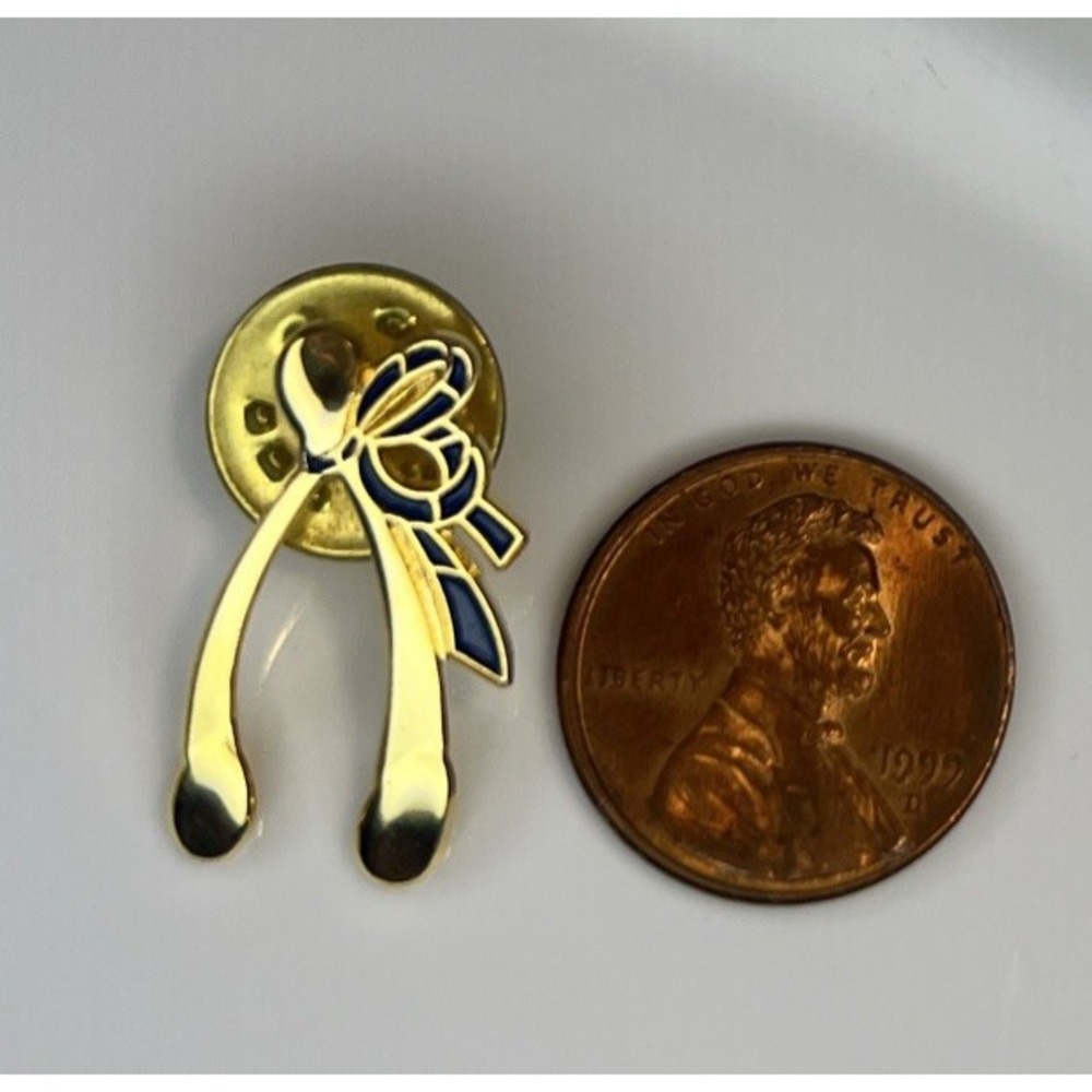 Vintage Pin‎ - Wishbone Wish Bone Ribbon Enamel Gold Tone Metal
